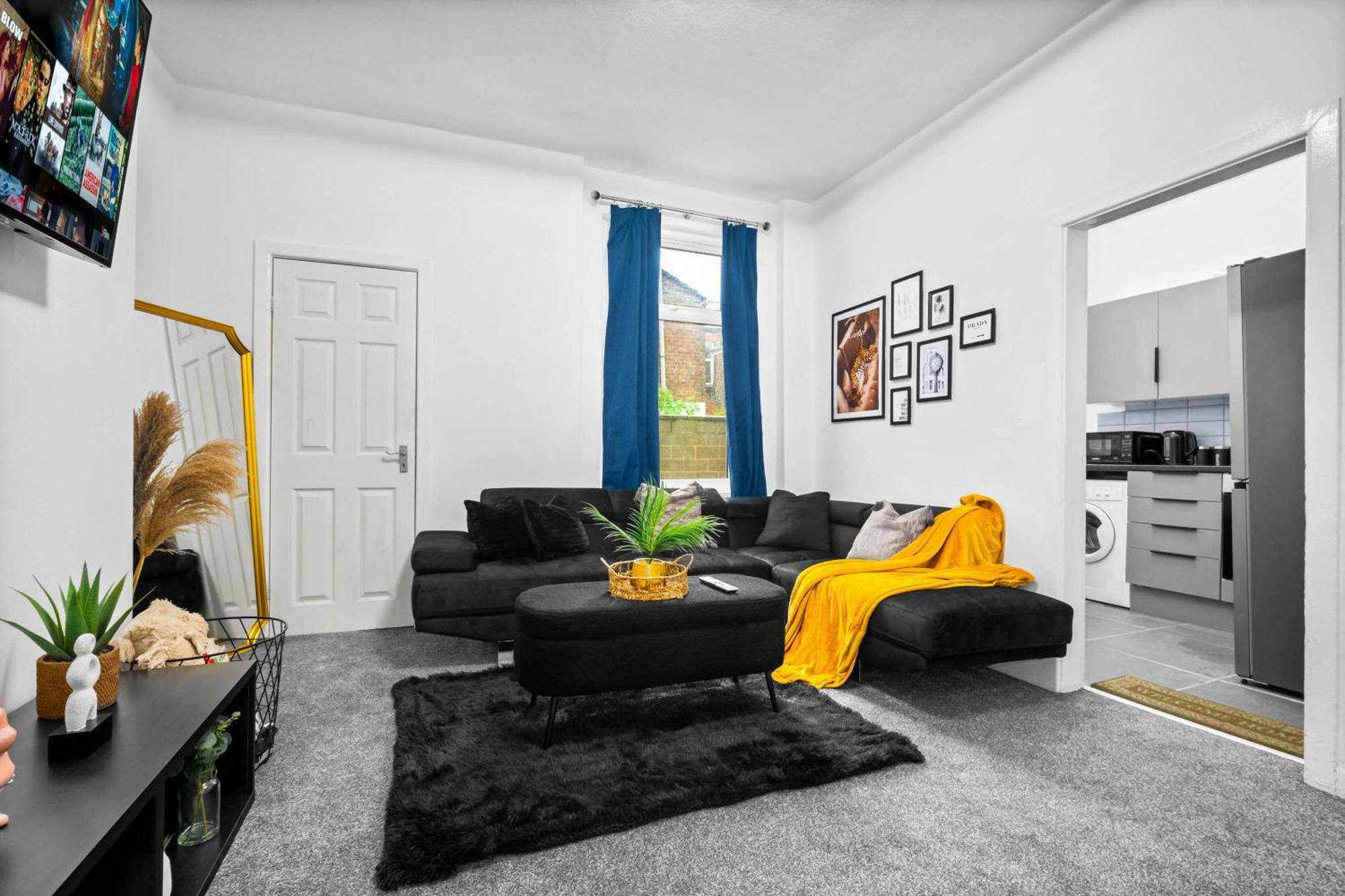 Anfield Four-bed Spacious Getaway Haus Holiday home *