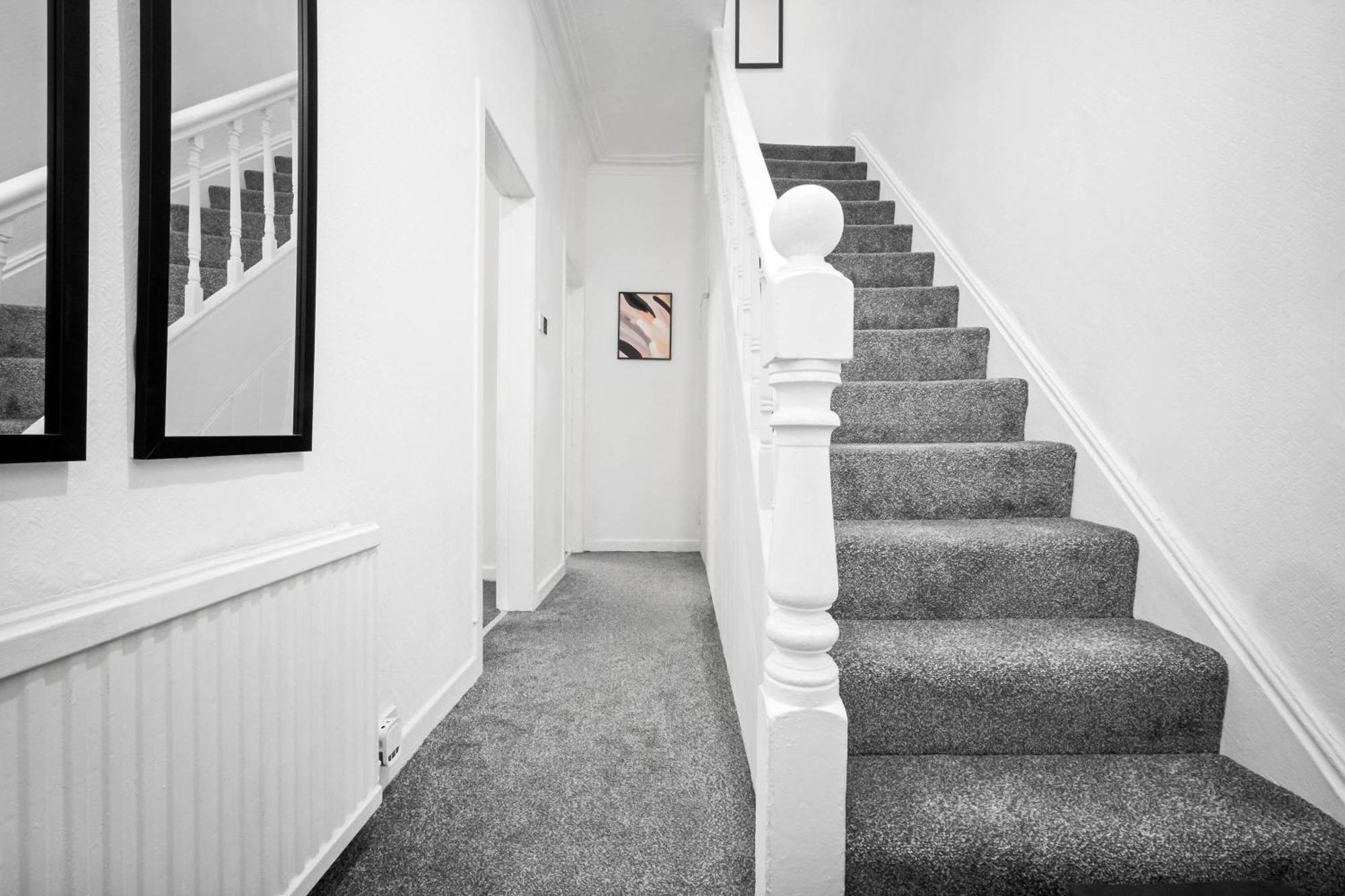 Anfield Four-bed Spacious Getaway Haus Holiday home *