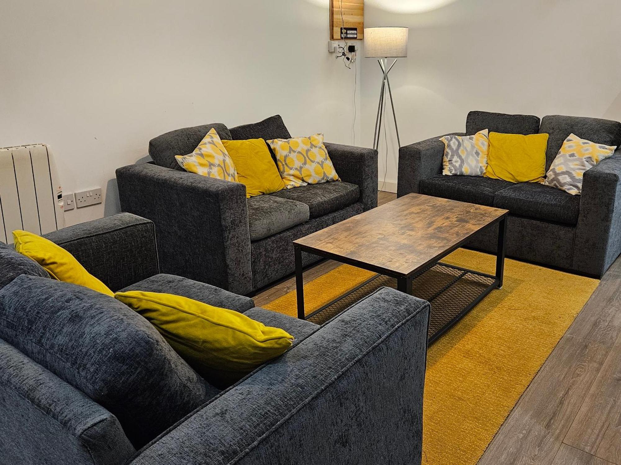 2bed-ground Floor-free Parking * Liverpool