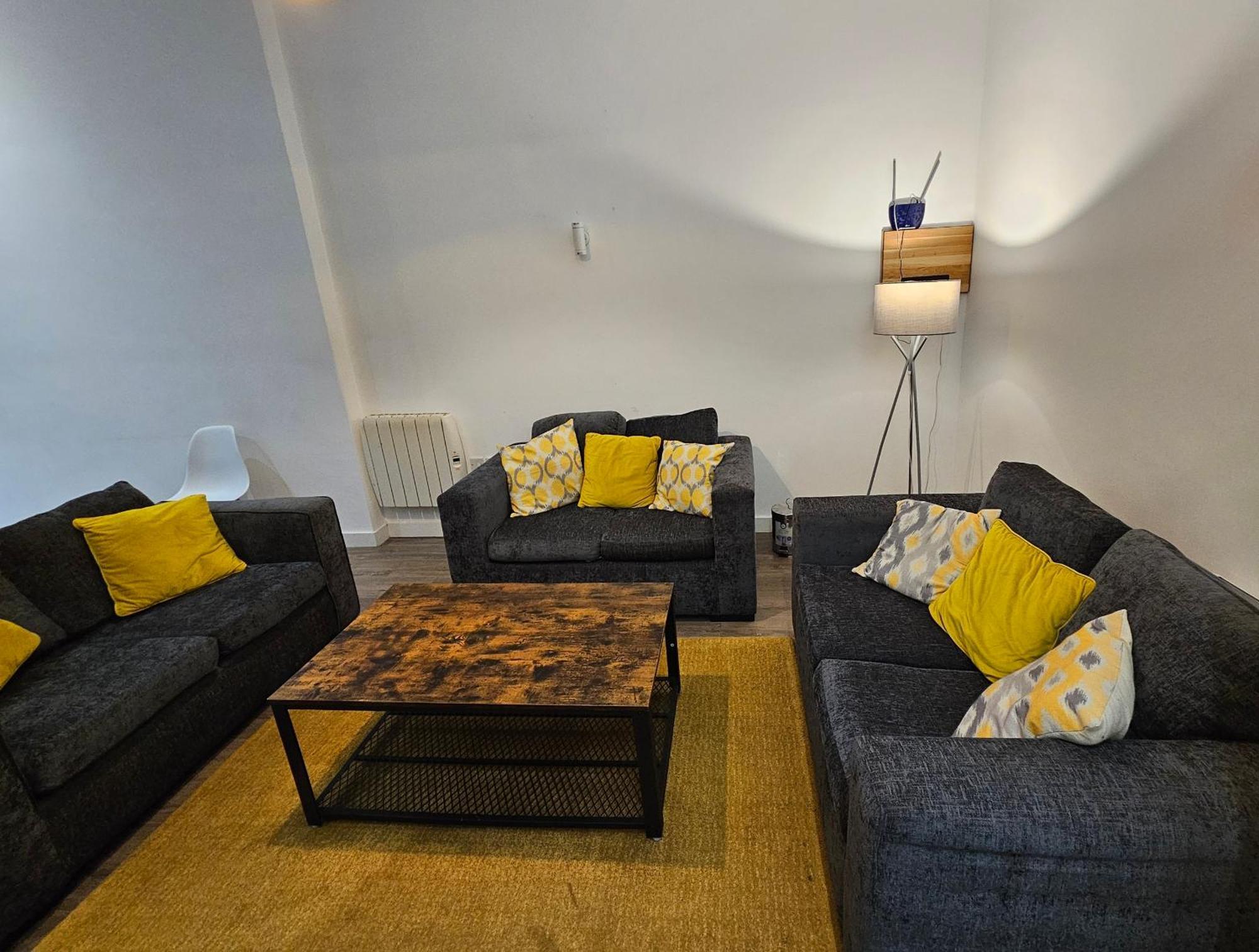 Apartment 2bed-ground Floor-free Parking