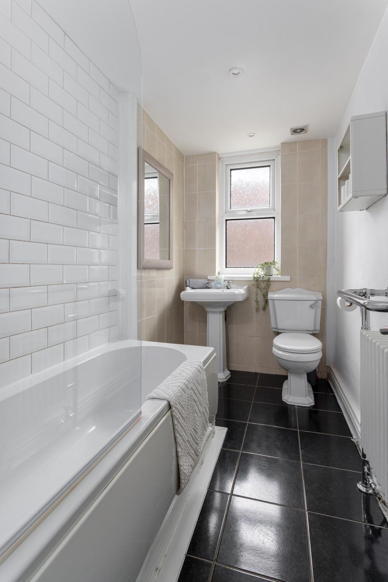 1 At Jubilee House - Free Parking, Self Check-in, Fast Wifi And Smart Tv By Yoko *