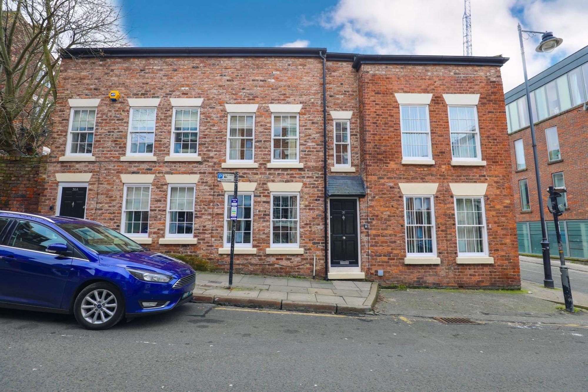Roscoe House In Centre *
