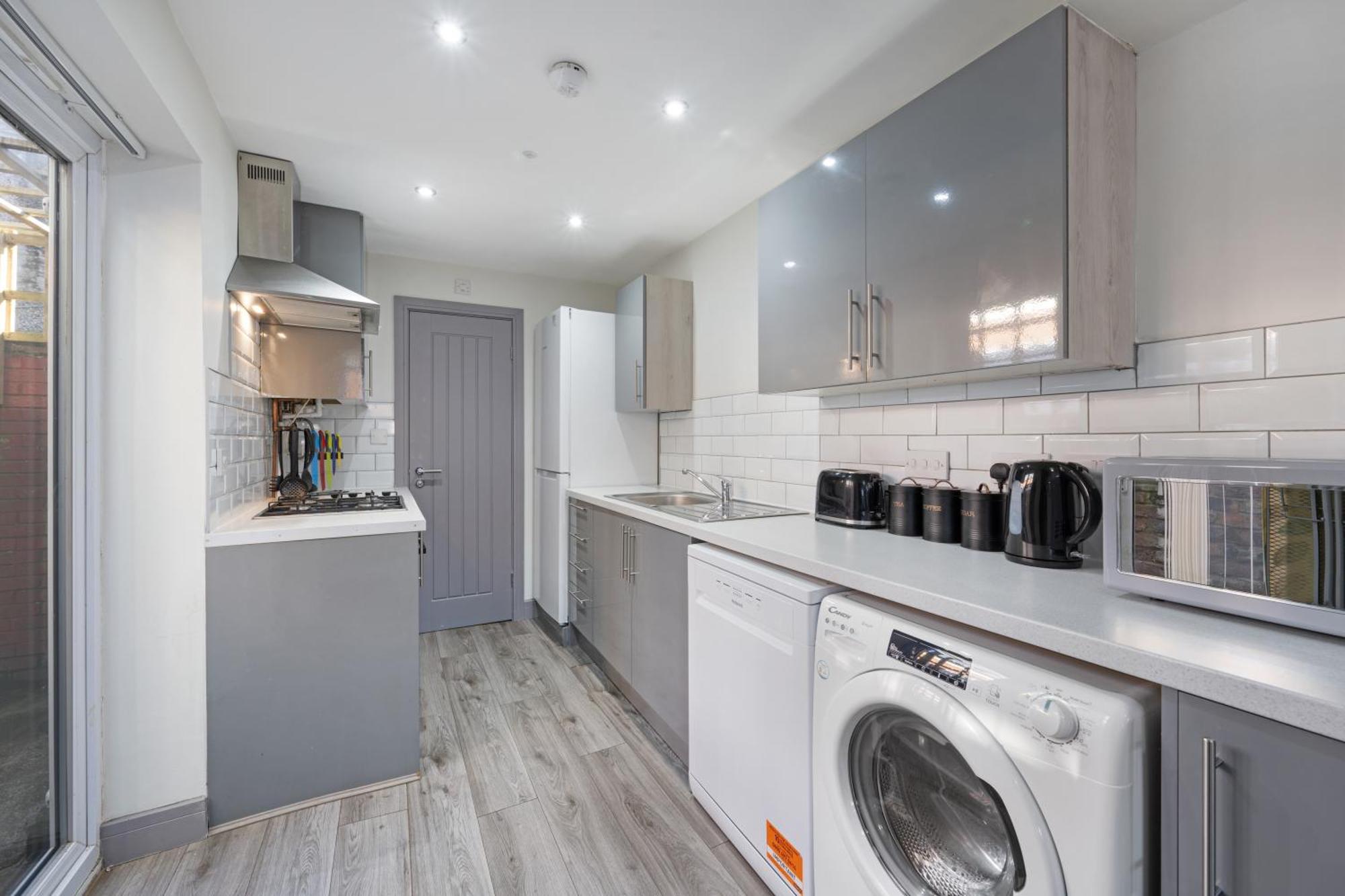 Holiday home Burnand House - Air Host & - Sleeps 9