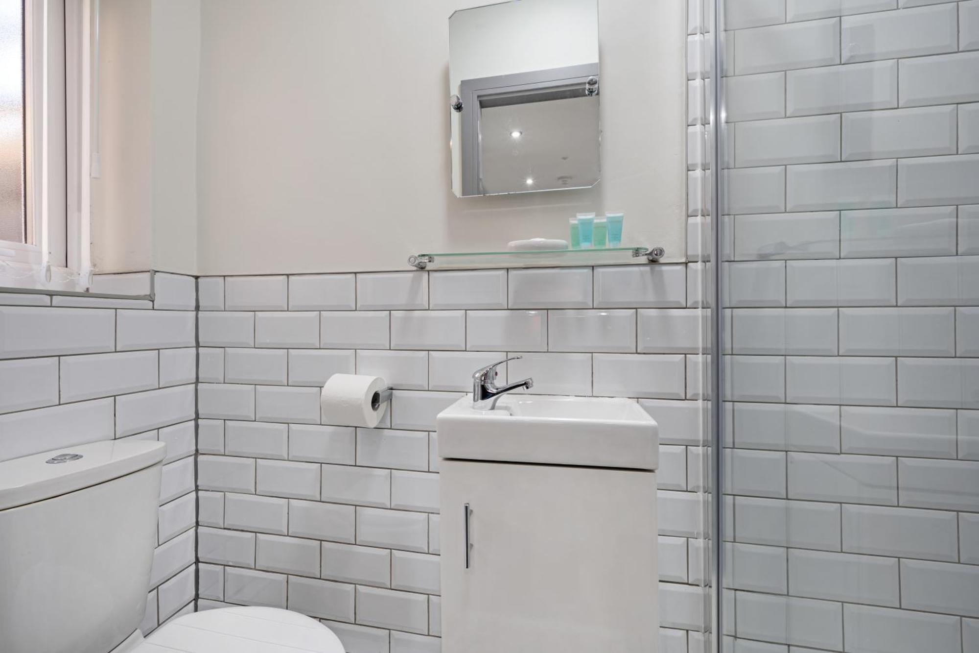 Burnand House - Air Host & - Sleeps 9