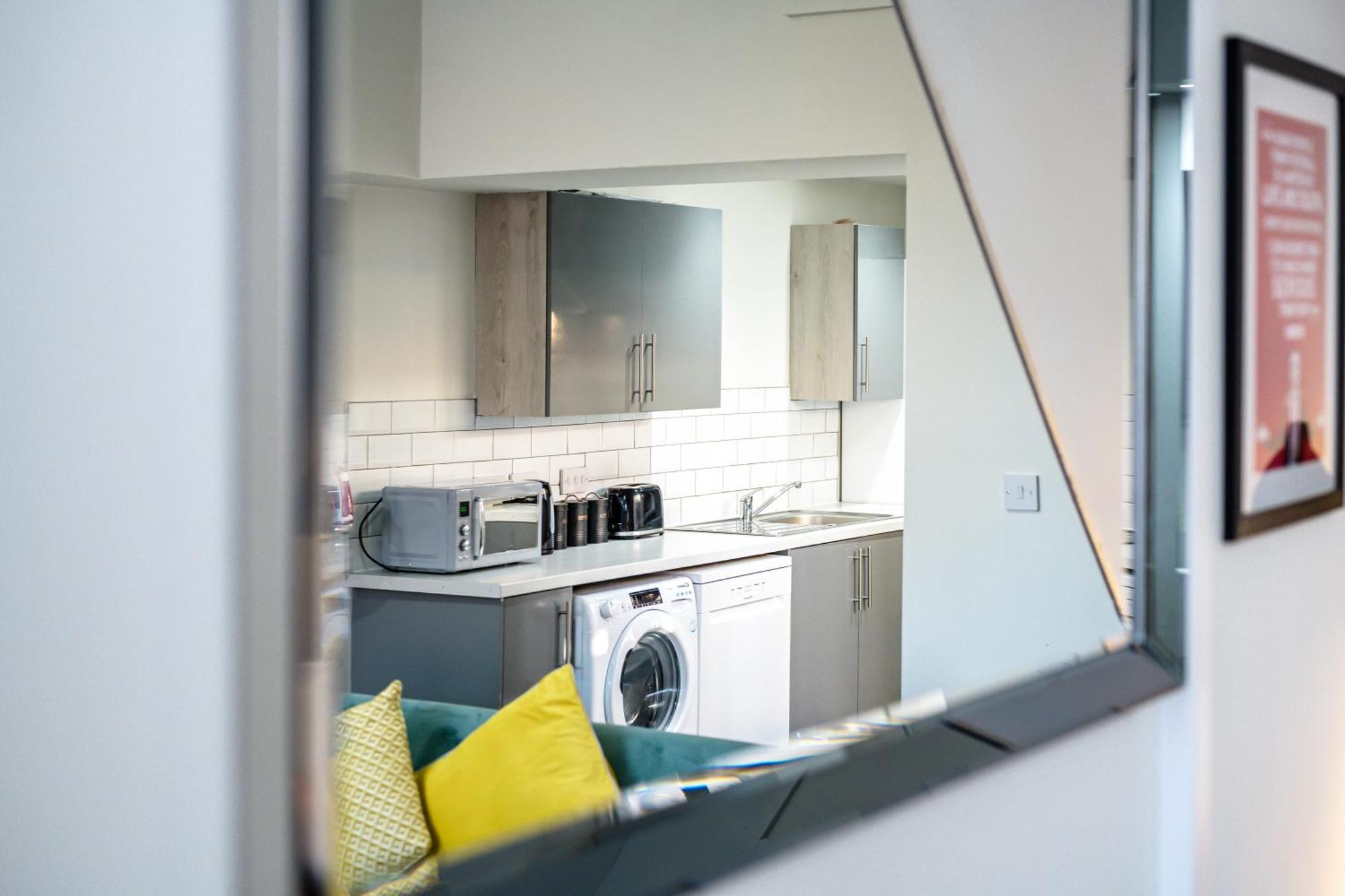 Holiday home Burnand House - Air Host & - Sleeps 9 *