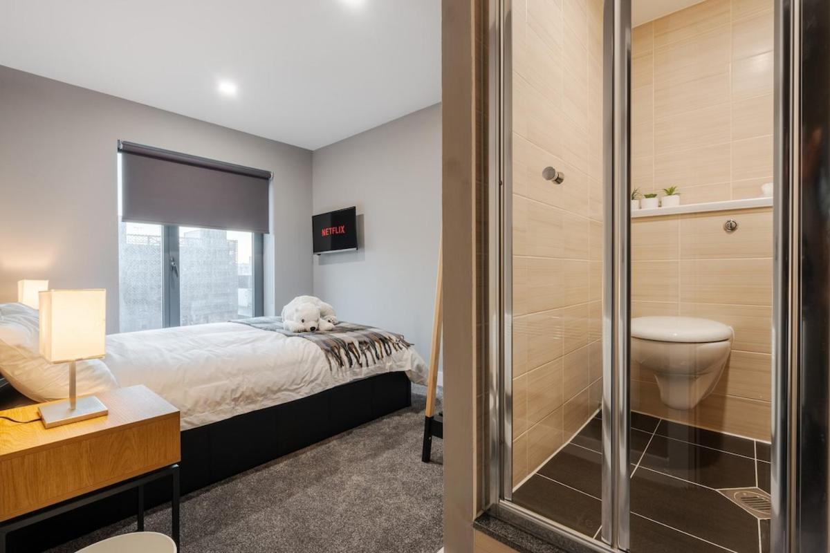Apartment Dockside Escape By Royal Dock