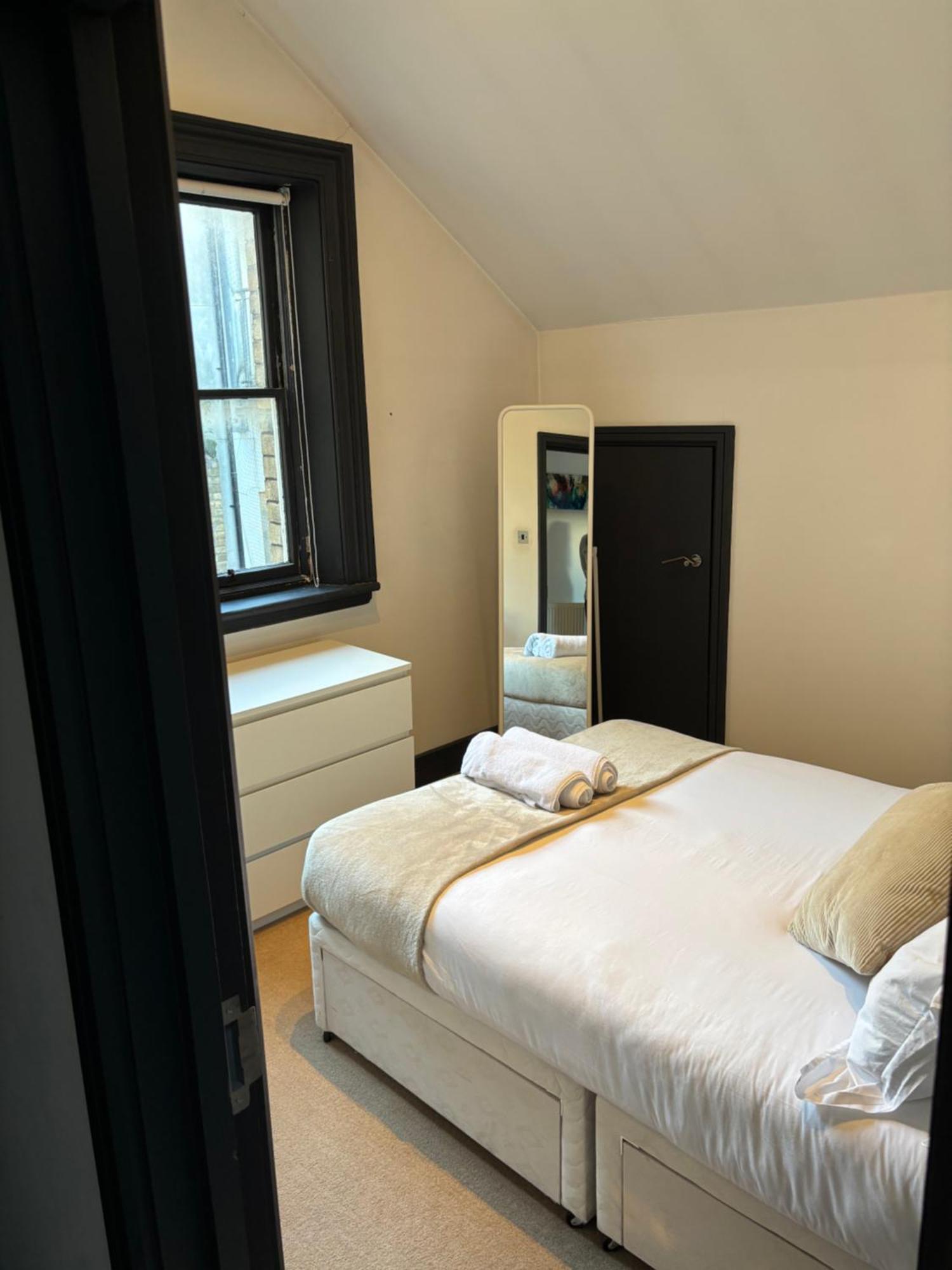 2 Bedroom Centre Penthouse Loft Apartment