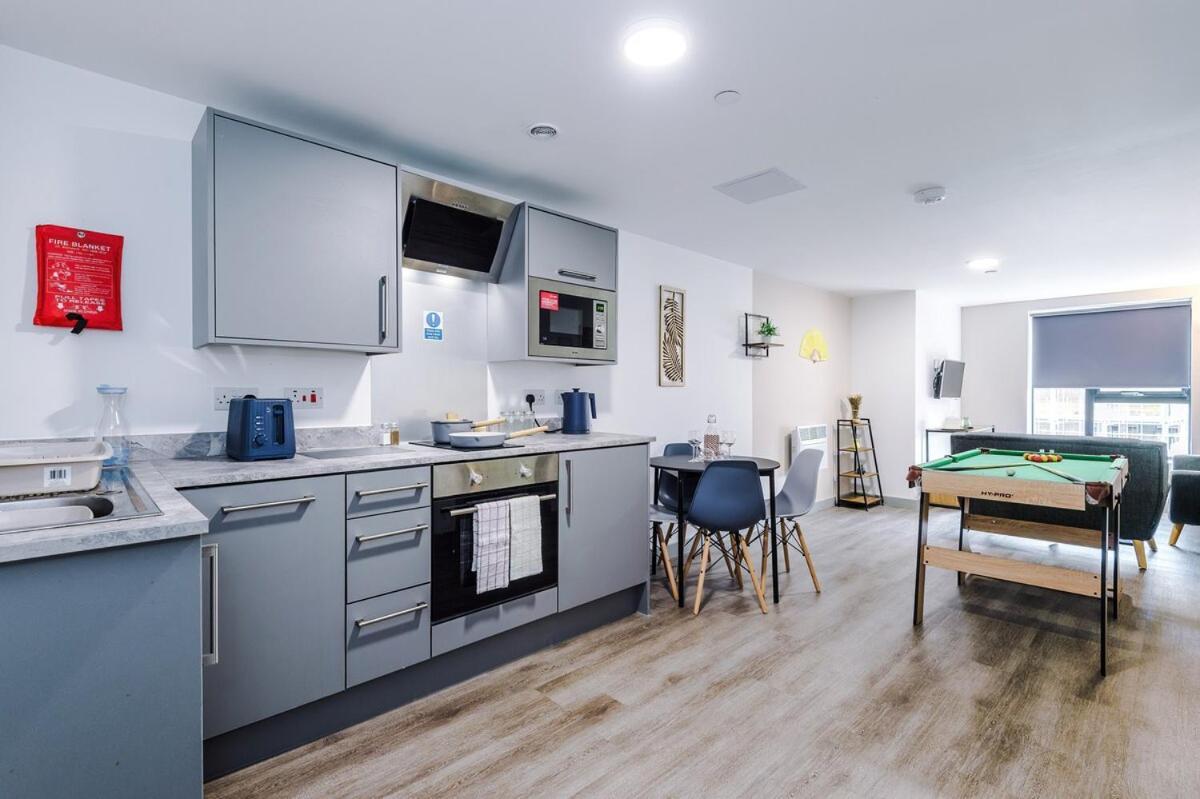 Cosy In Liverpool, Pool Table, Sleeps 3, Smart Tvs Apartment