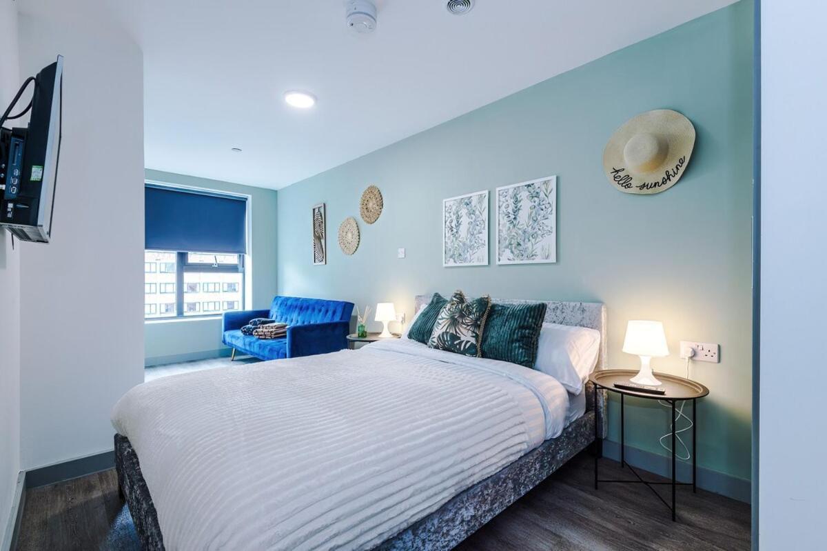 Cosy In Liverpool, Pool Table, Sleeps 3, Smart Tvs Liverpool