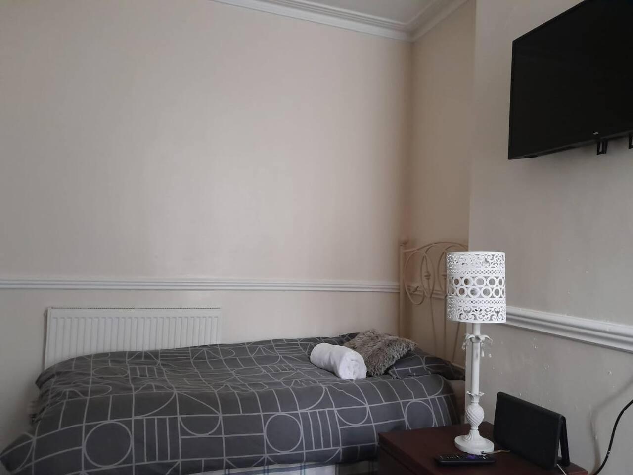 Large House Sleeps13 Close To Lfc Stadium Anfield *