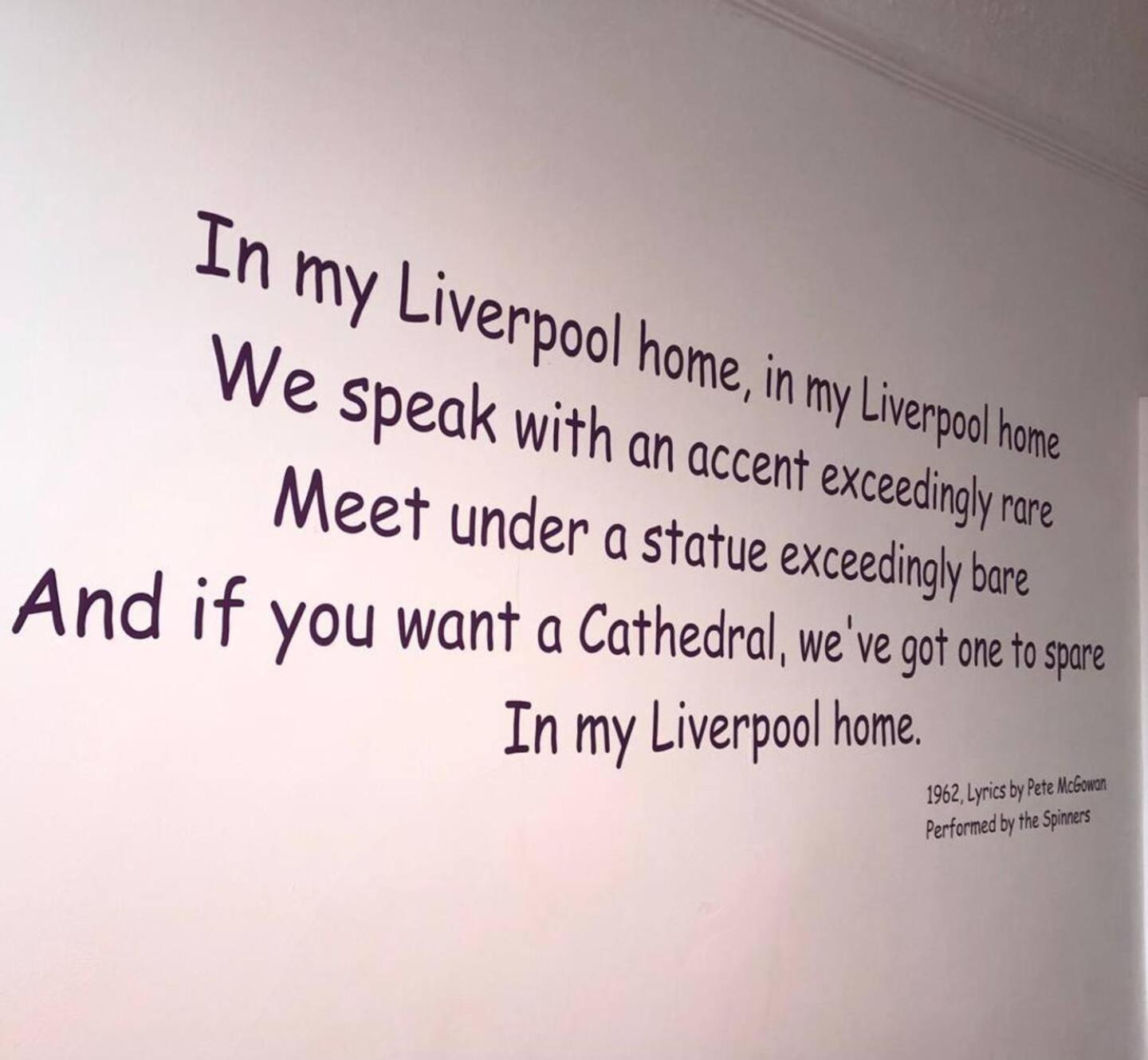 Holiday home Spacious 4-bed Nearby Sefton Park Sleeps 8 Liverpool