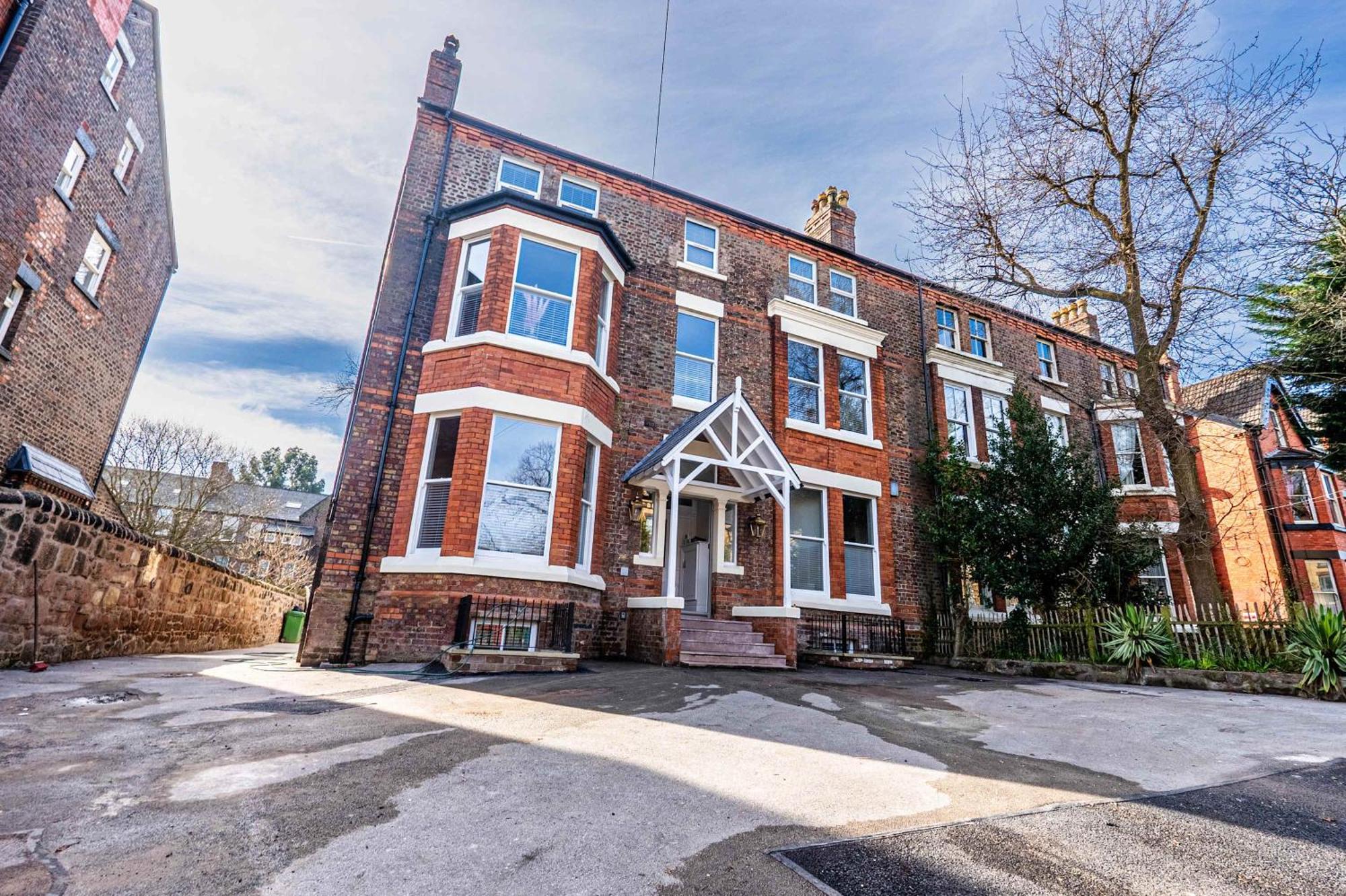 Close To Sefton Park Beautiful One Bedroomed Sleeps 4 *