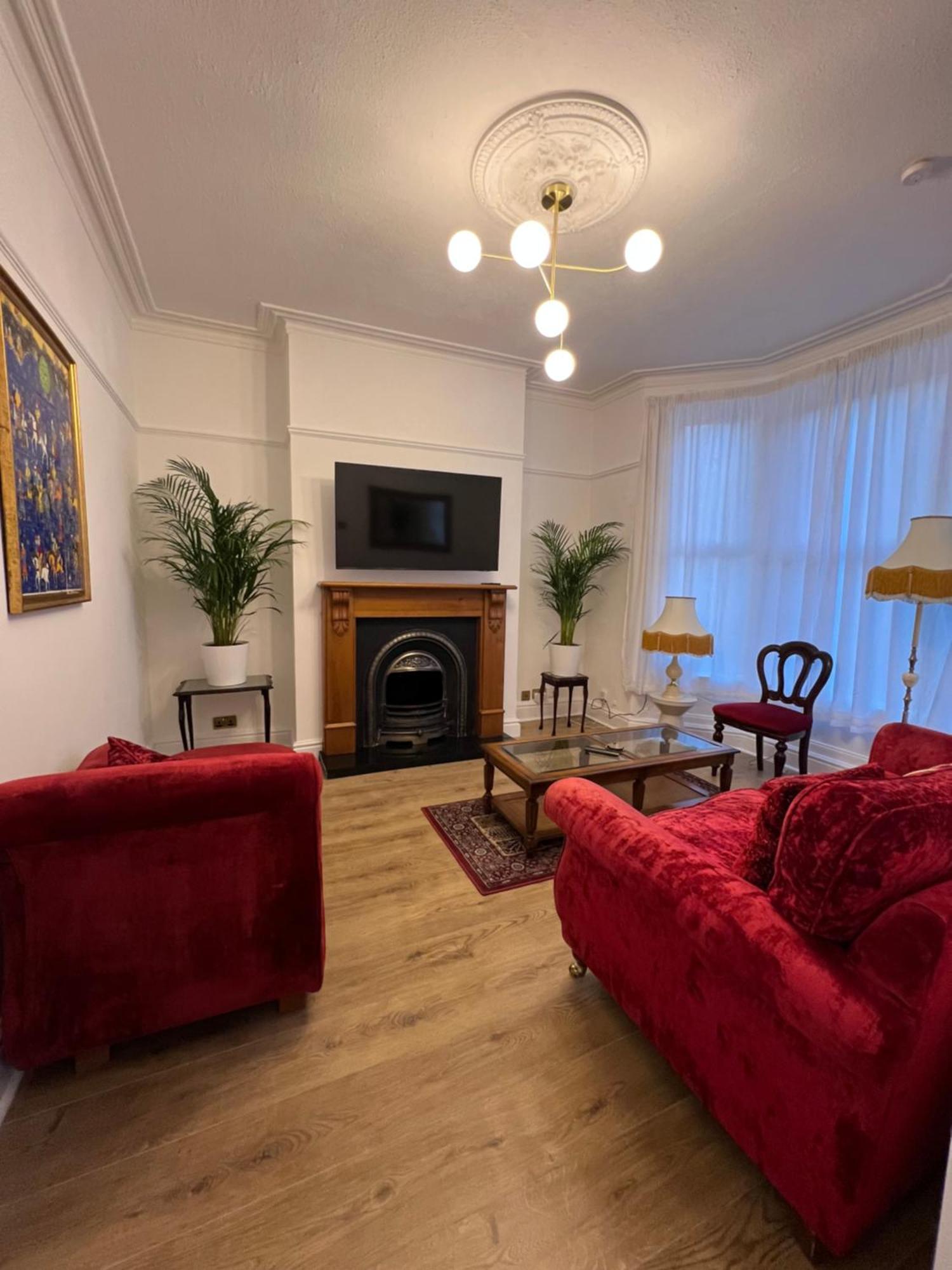 Holiday home Coco House - 3 Bedrooms Liverpool