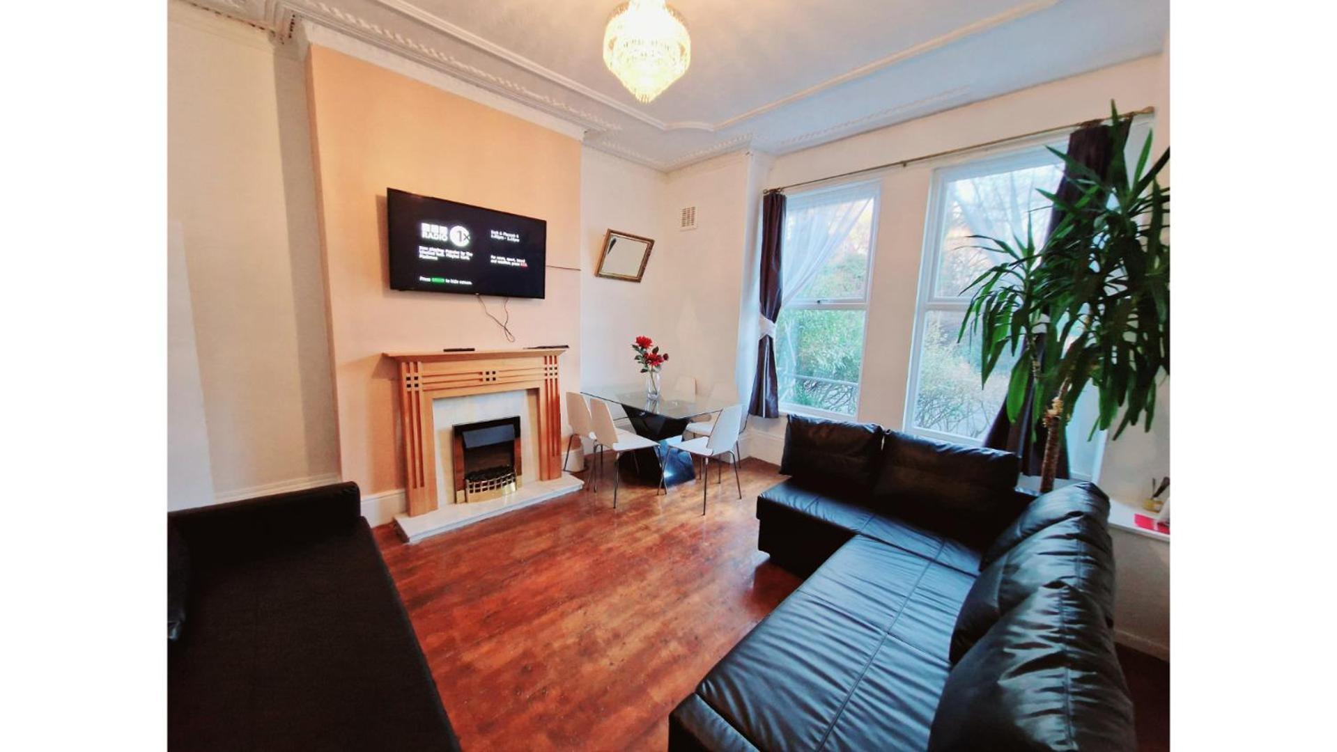 Upscale Executive Great Location Apartment *