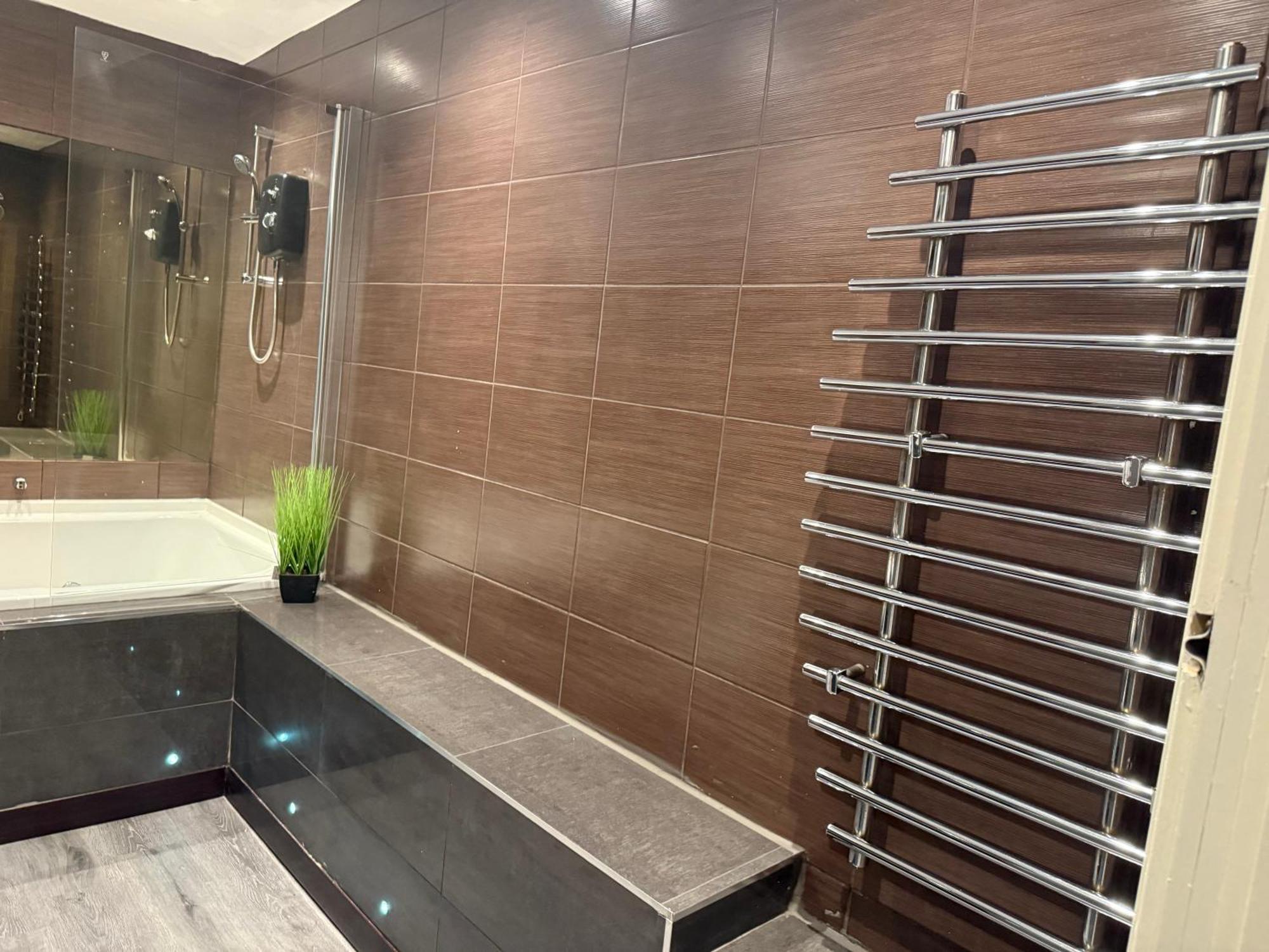 Amazing 10 Bed On Mathew Street Sleeps 18 Apartment Liverpool