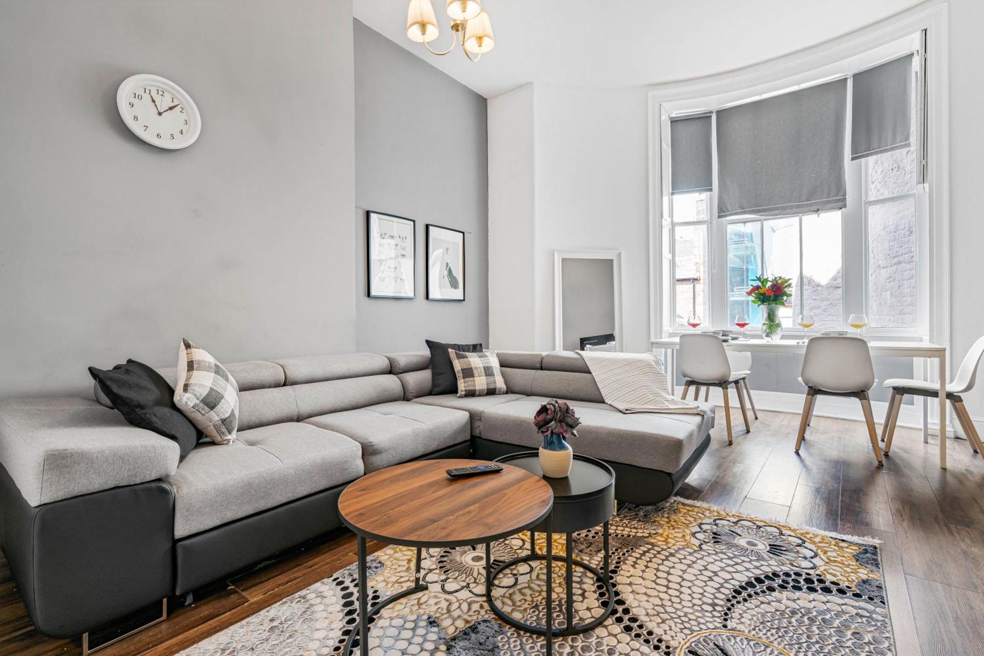 Executive For Luxury * Liverpool