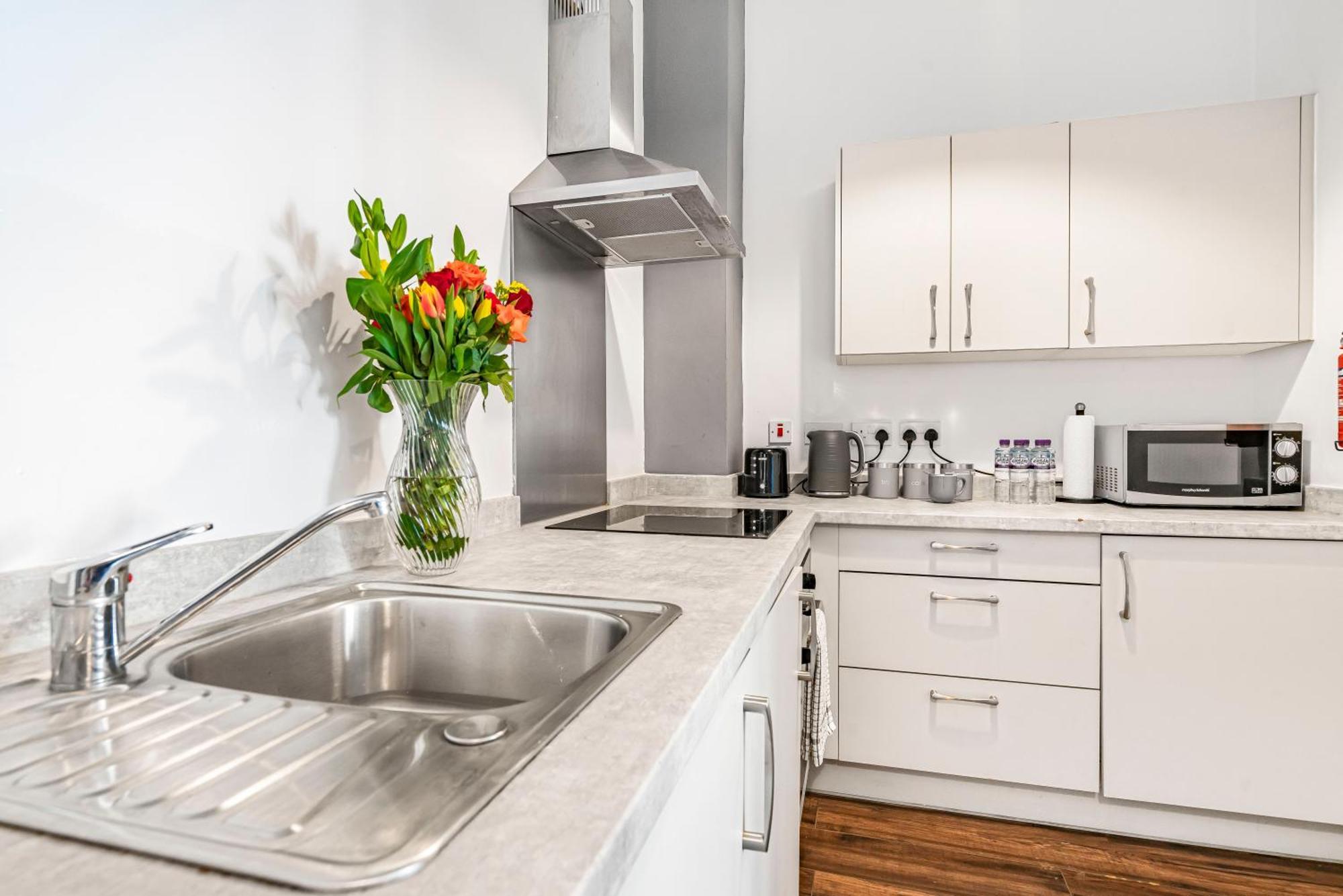 Executive For Luxury Apartment *