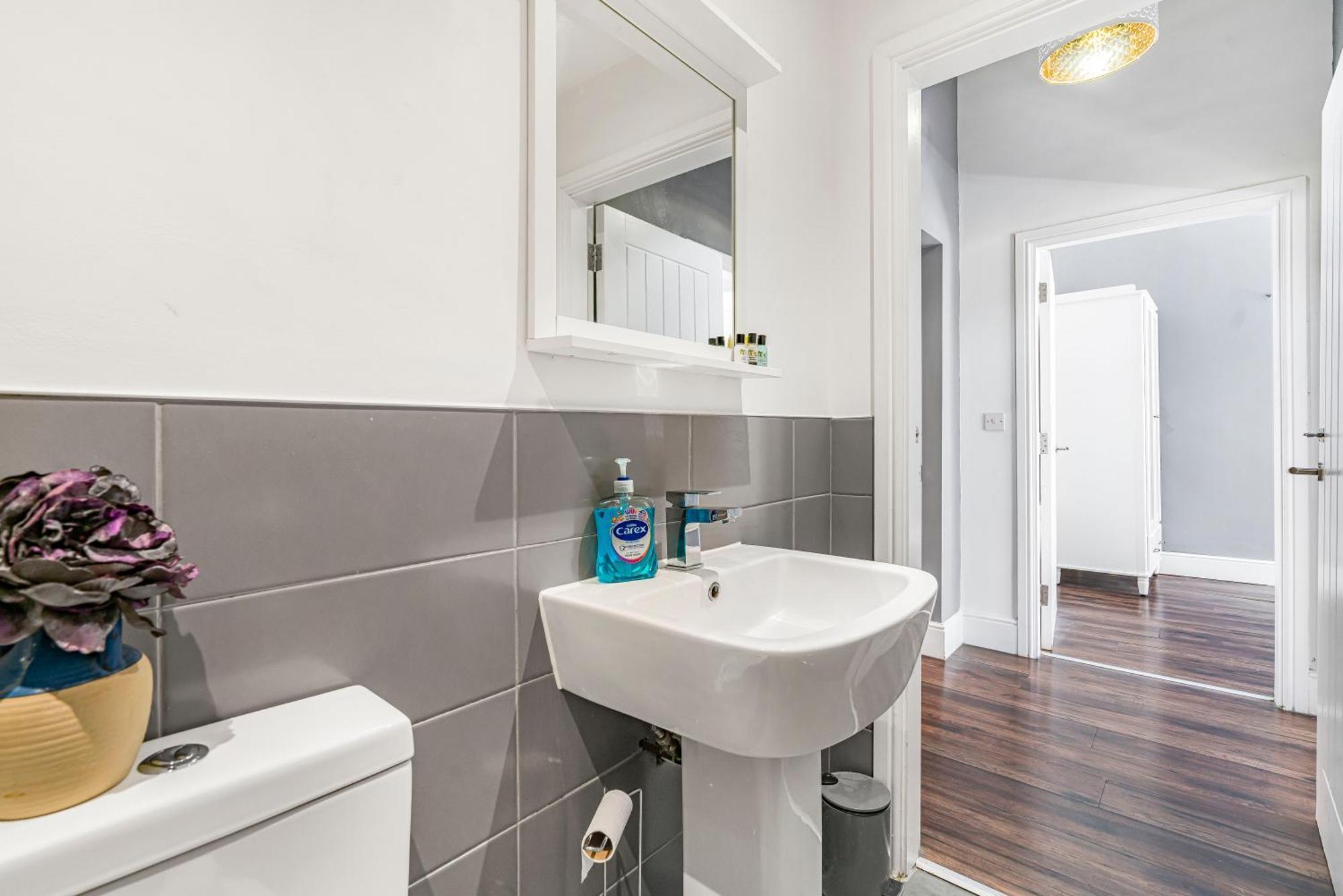 Executive For Luxury Apartment