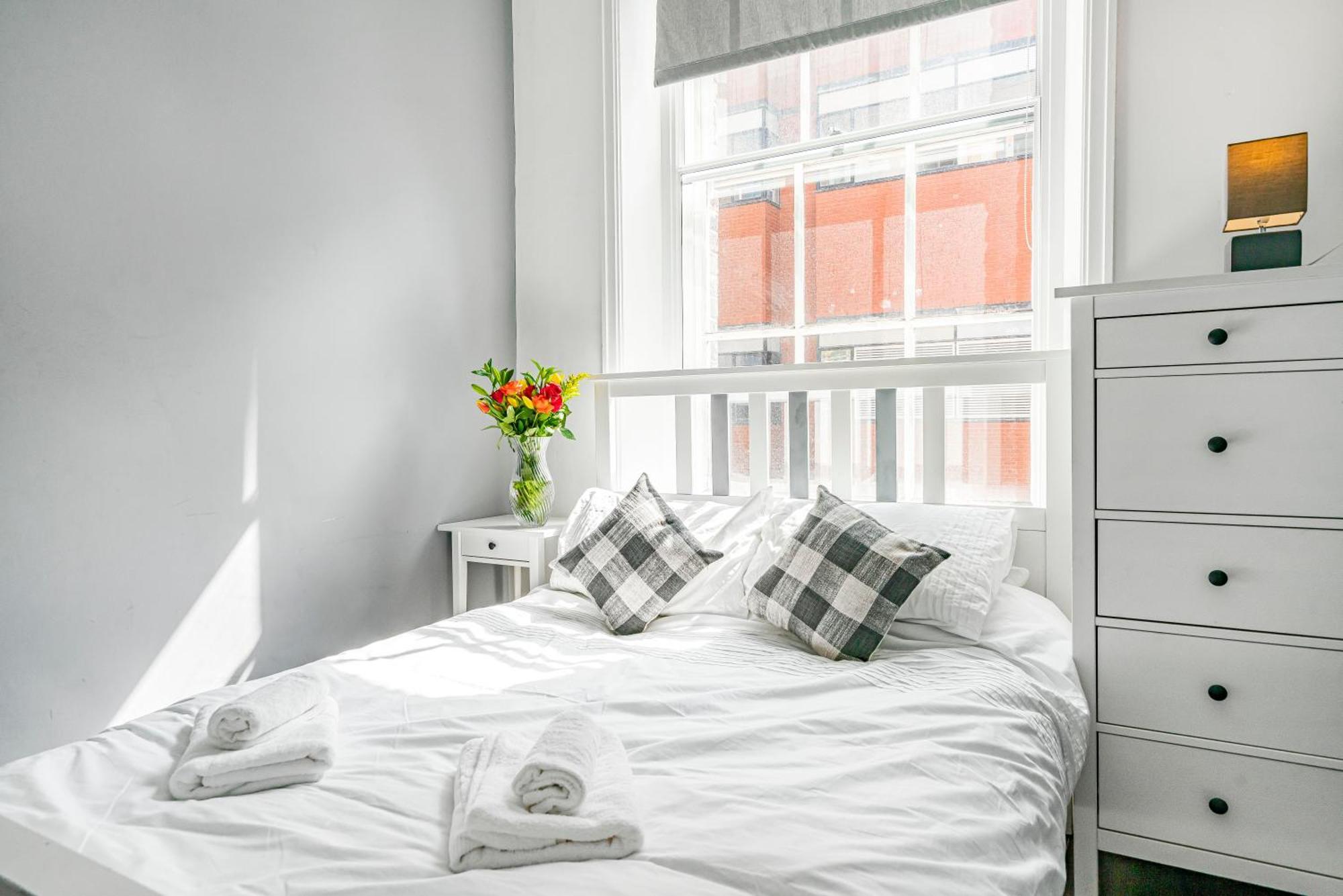Executive For Luxury Apartment *