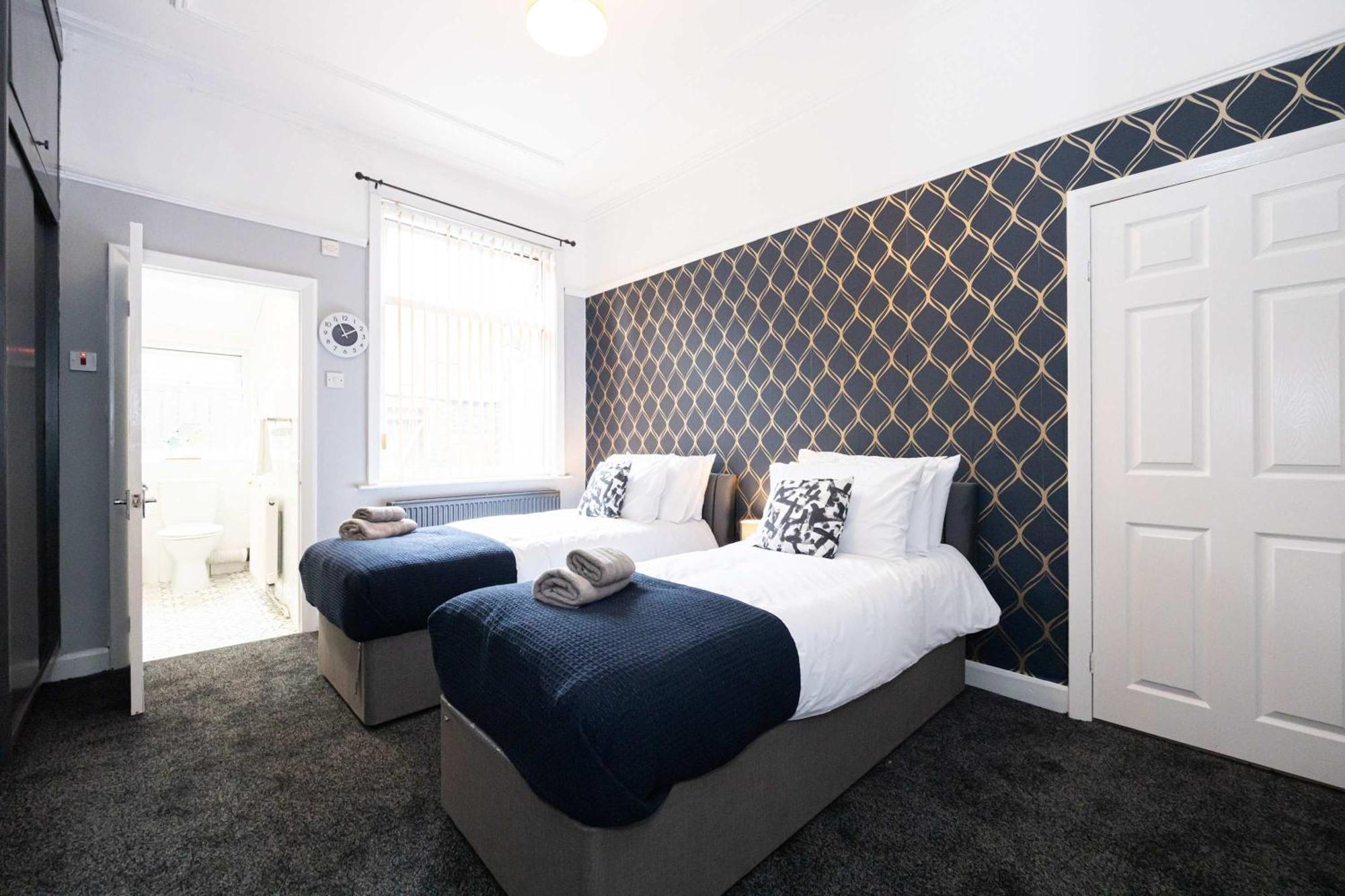Stylish 1-bed Flat In *
