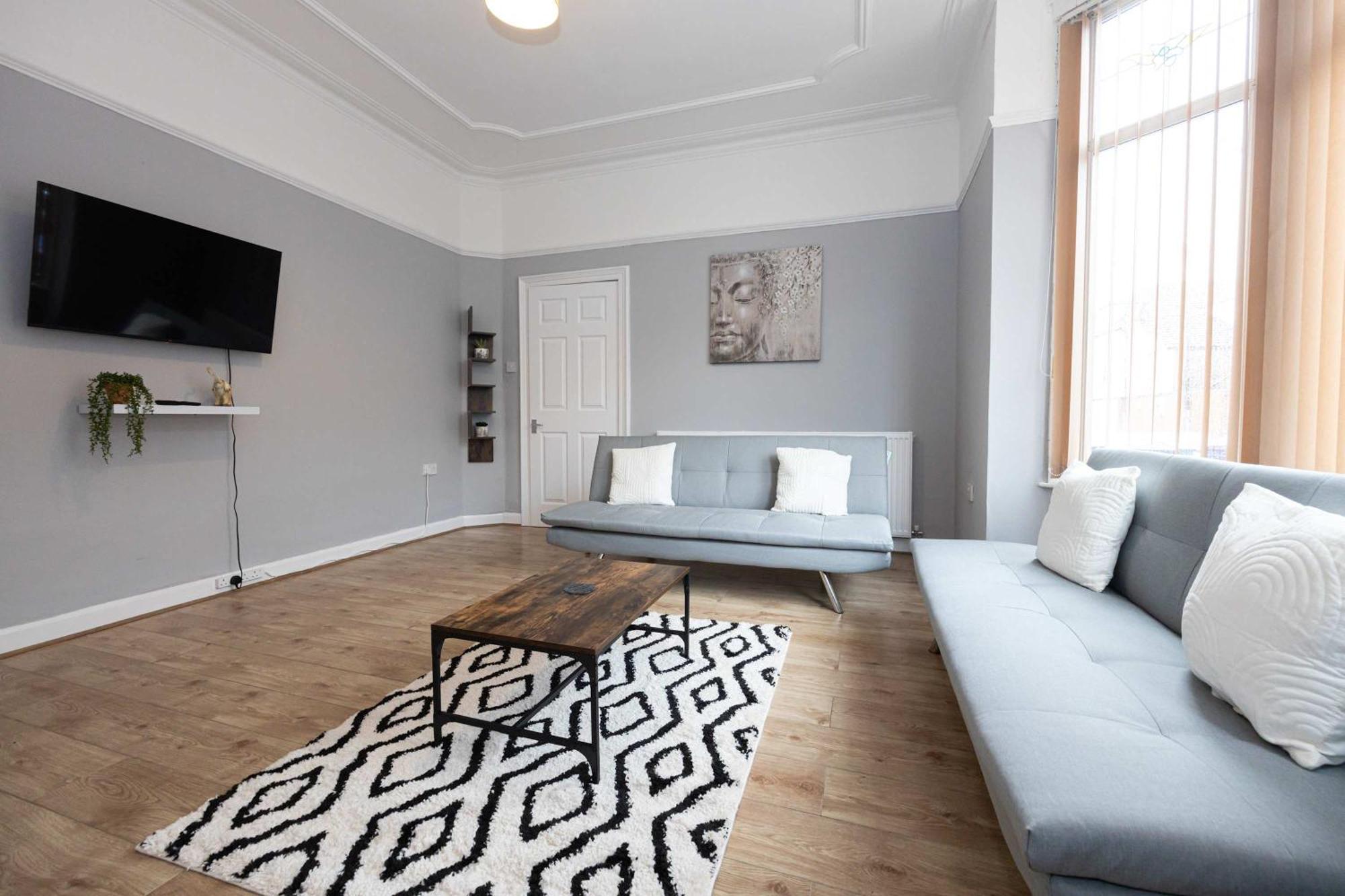 Stylish 1-bed Flat In * Liverpool