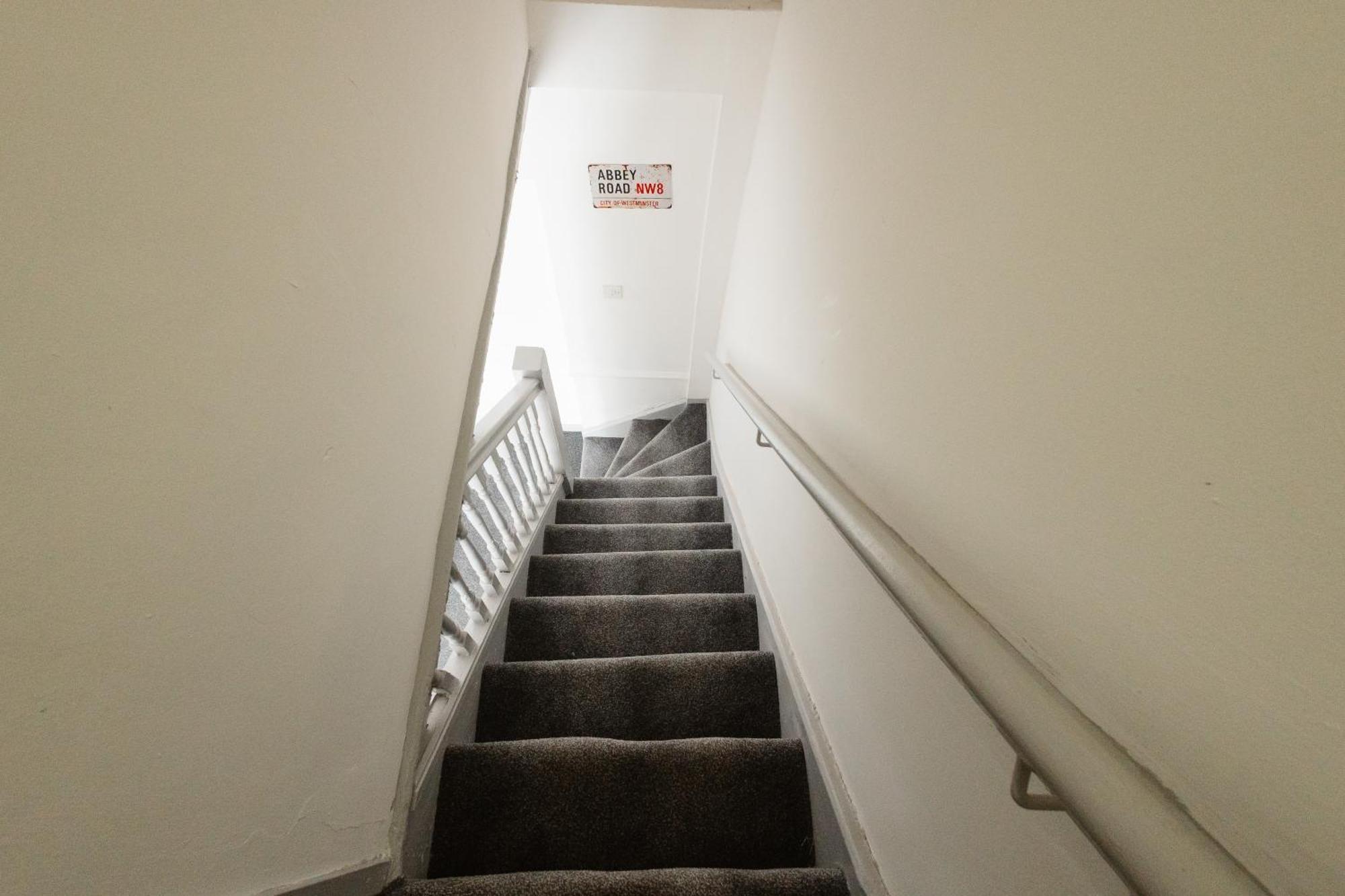 Let It Retreat , Anfield, Beatles Themed Holiday home