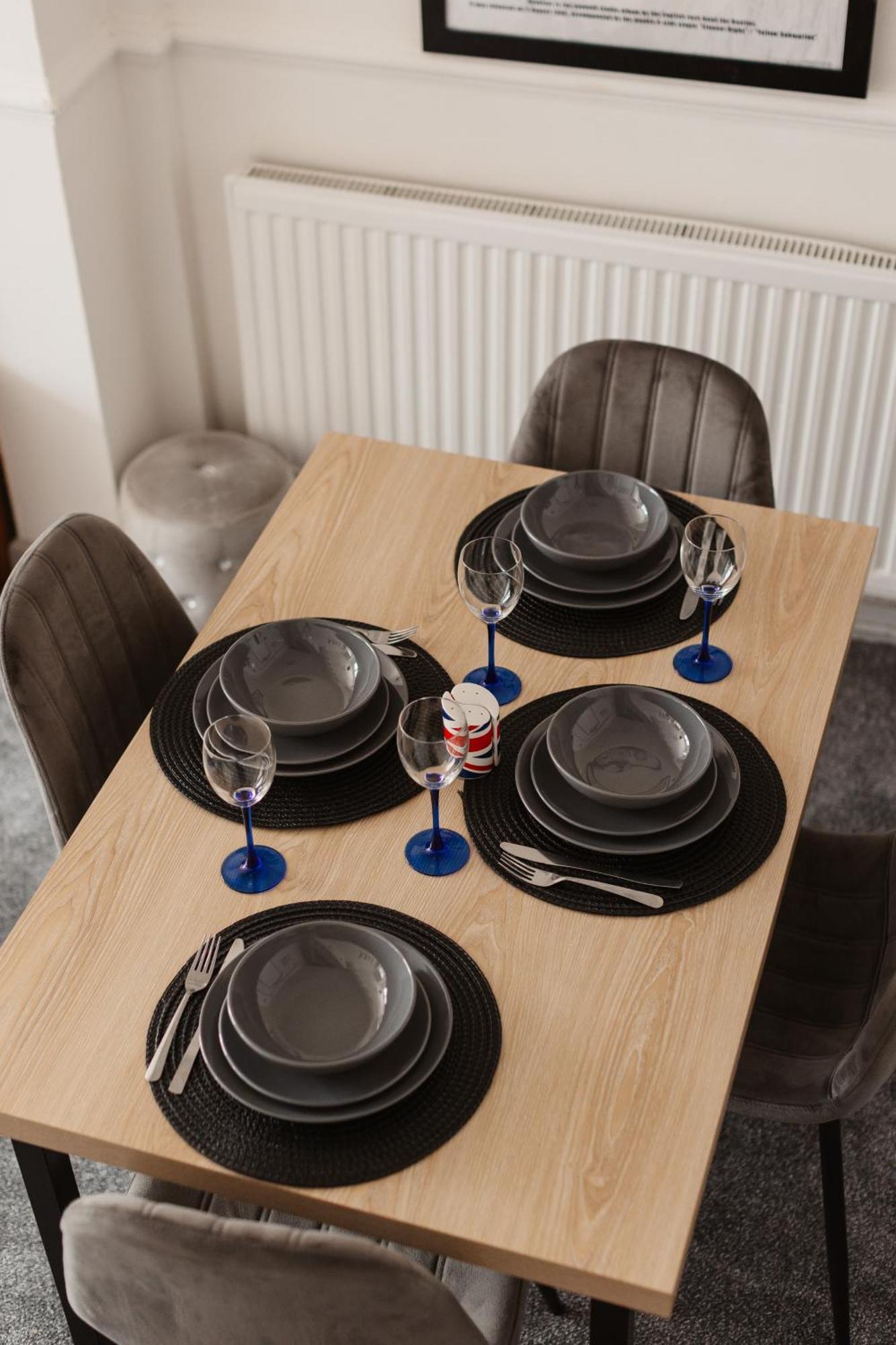 Let It Retreat , Anfield, Beatles Themed Holiday home *