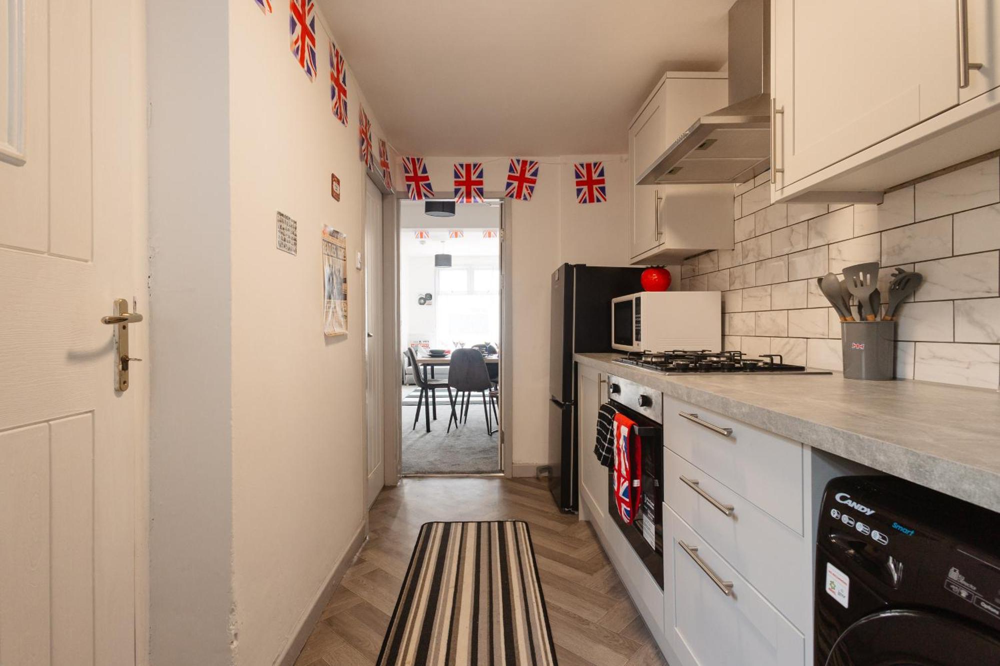 Holiday home Let It Retreat , Anfield, Beatles Themed