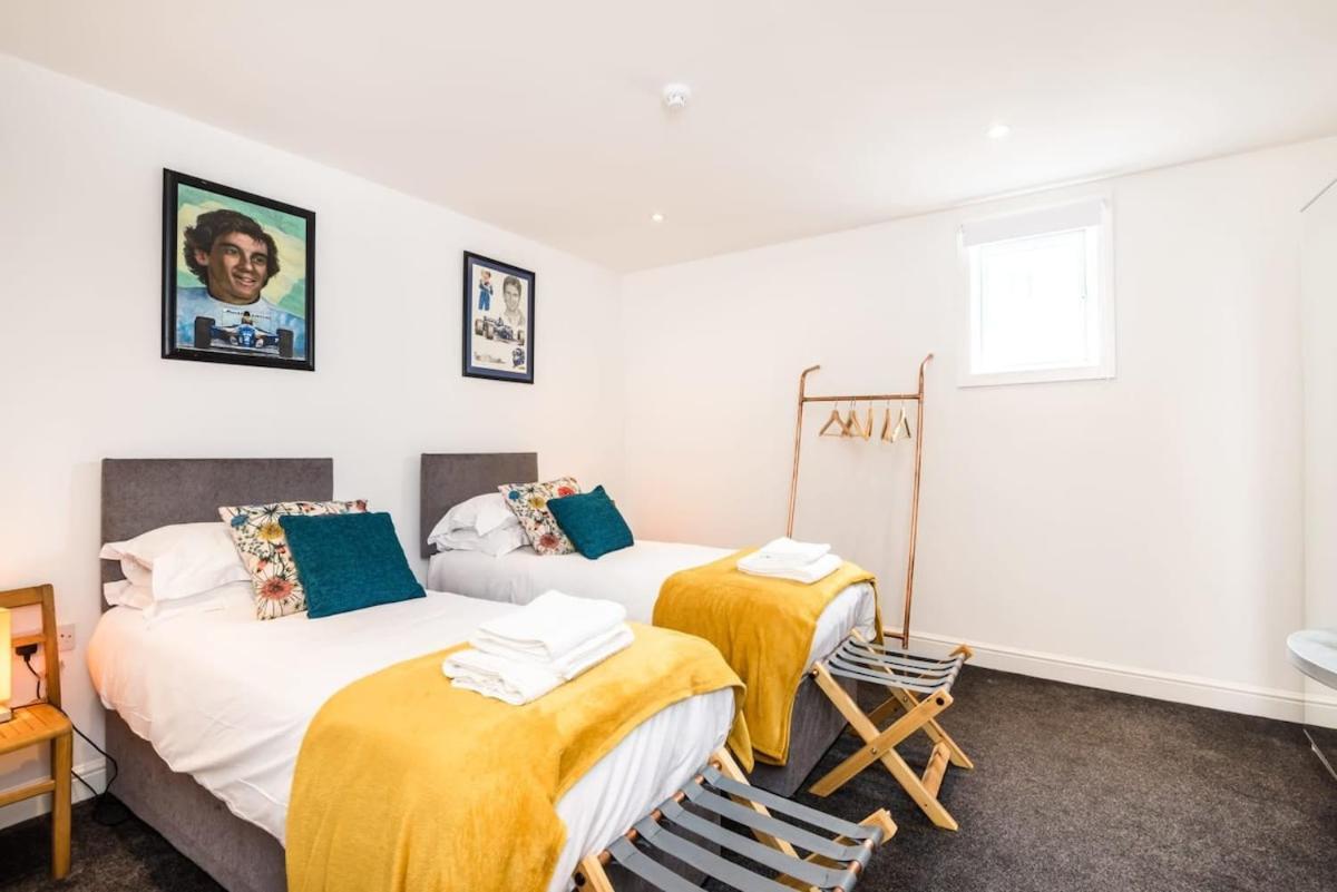 Holiday home Super Size Static Duplex Barge 3 Double Bedrooms 3 Triple Bedrooms With Modern En-suites *