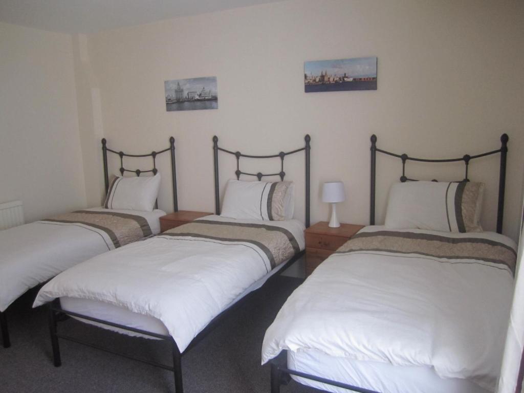 Lyndan Guest Liverpool