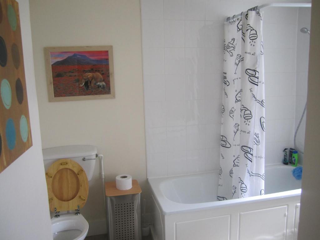 Lyndan Guest 2*
