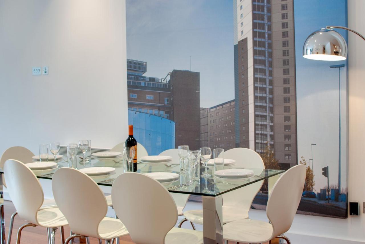 Base Serviced - Sir Thomas Street Apartment