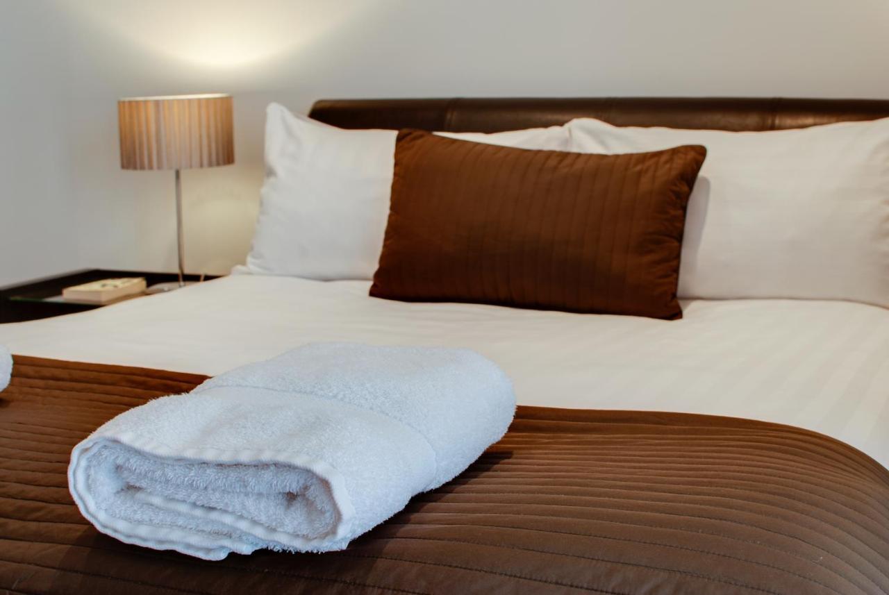 Base Serviced - Sir Thomas Street *