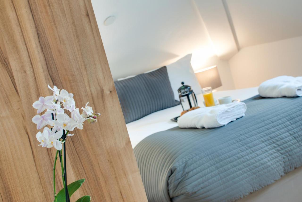 Base Serviced - Sir Thomas Street * Liverpool