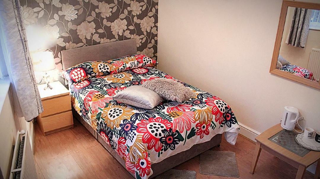 Spacious Double In Anfield Homestay Liverpool