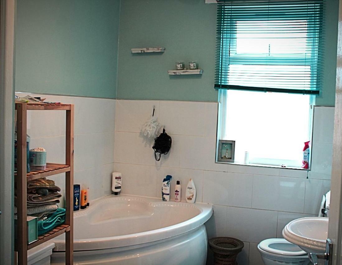 Spacious Double In Anfield Homestay *