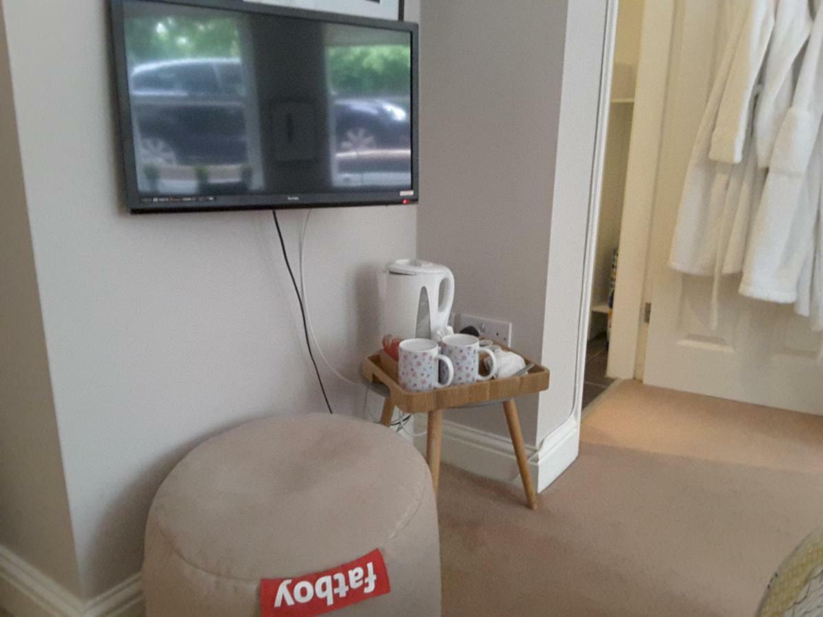 Fabulous Double Ensuite In Sefton Park Lark Lane Homestay Liverpool
