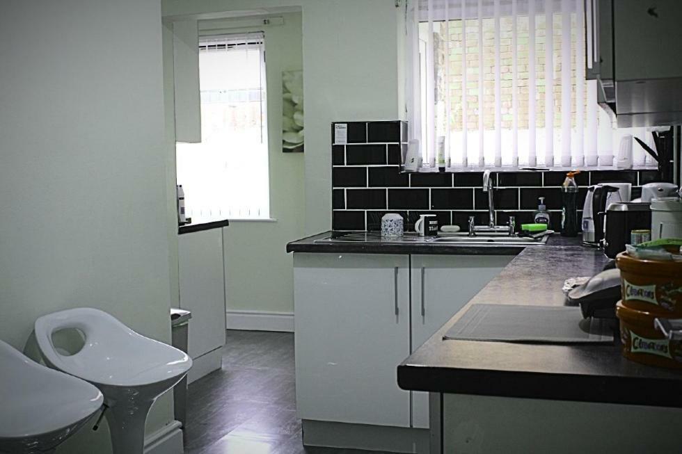 Spacious Double In Anfield