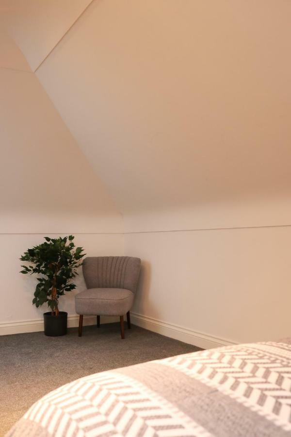 Woolton Apartment *