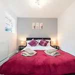 Five Seasons Liverpool City - Modern Studios Near Anfield