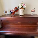 Room In Family Home Near Penny Lane Liverpool