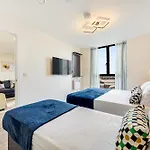 The Salmon Suite - 6 Westminster Park