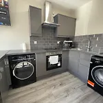 Ryan I Air I Bnb - 458 Mill Street - Free Parking