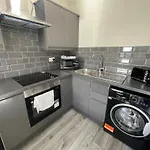 Ryan I Air I Bnb - 458 Mill Street - Free Parking