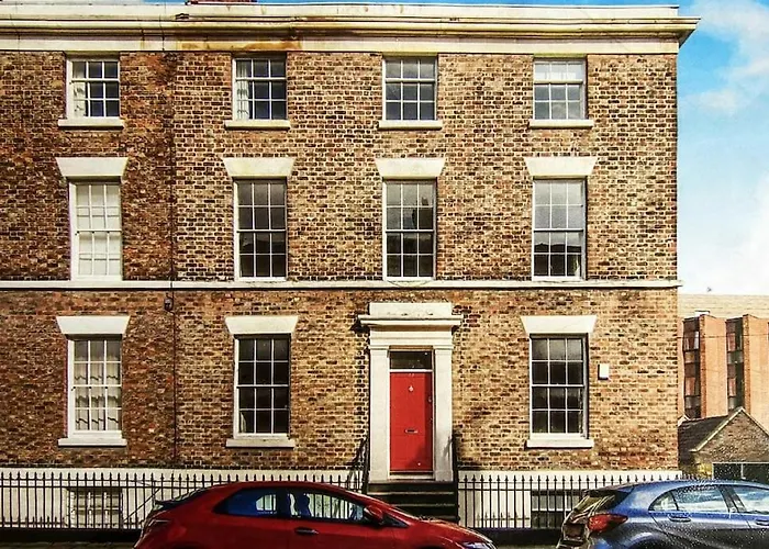 Luxury Georgian Townhouse - Central Liverpool Location