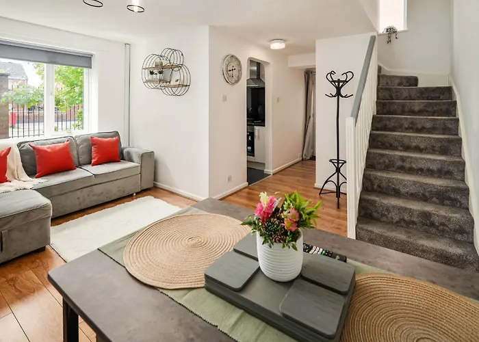 Charming Home W Parking Near Liverpool City Centre