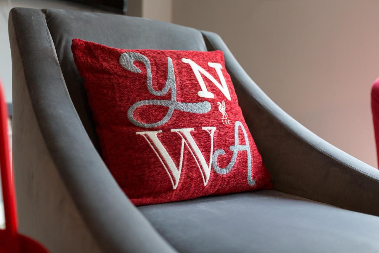 Centrally Located In Duke Street- Free Parking- Two Bathrooms Apartment