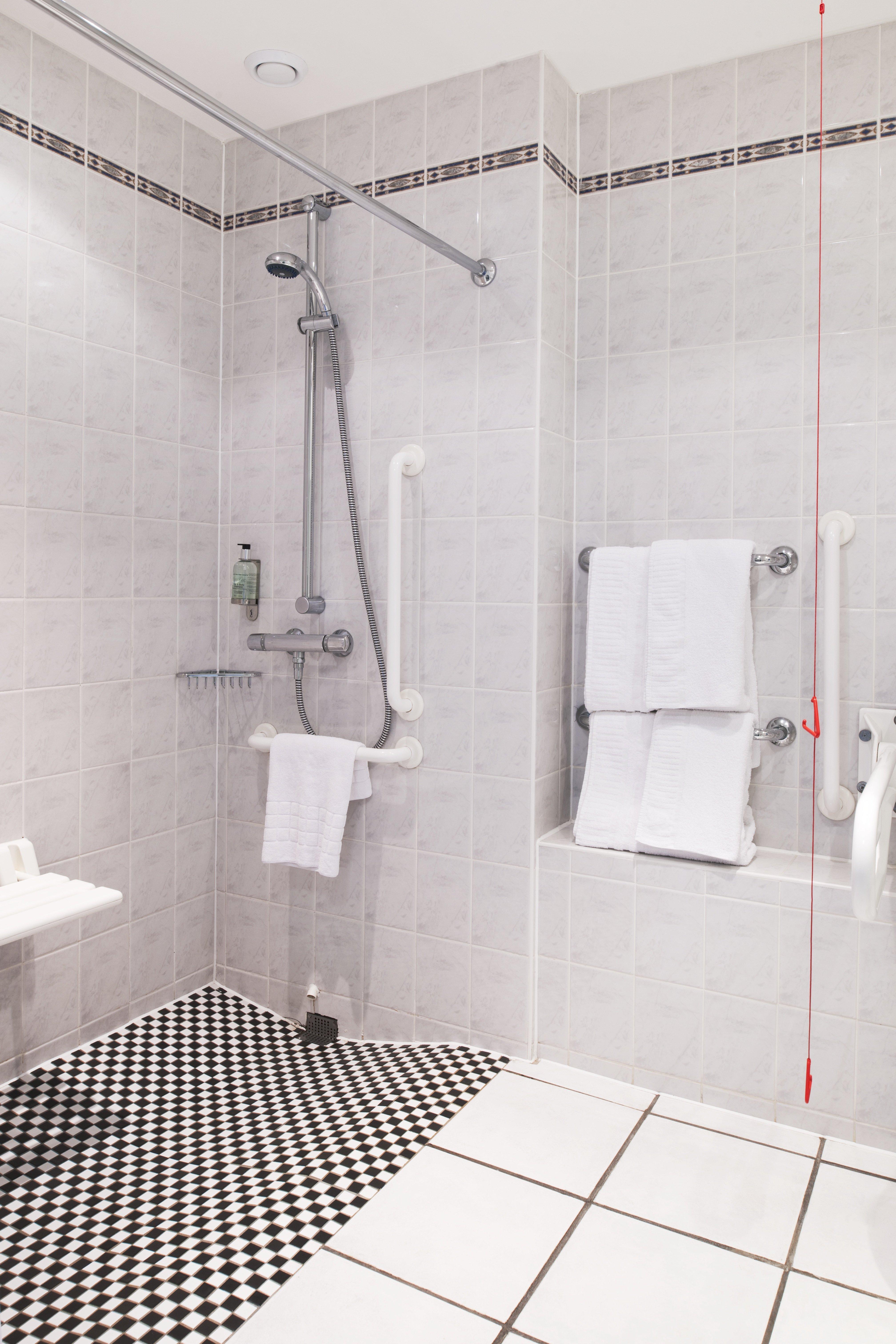 Express Liverpool-albert Dock By Ihg