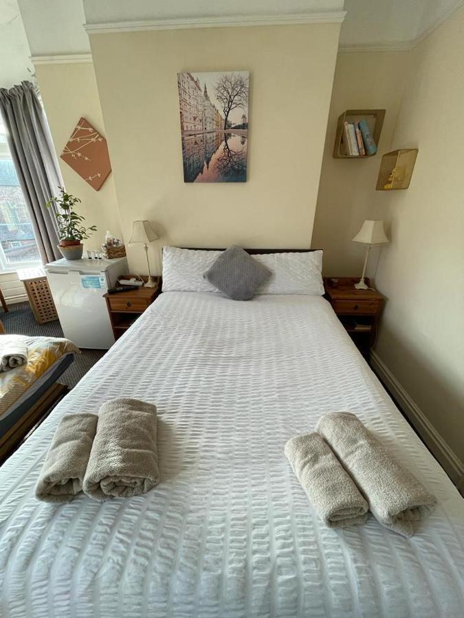 In Family Near Penny Lane Guest house Liverpool