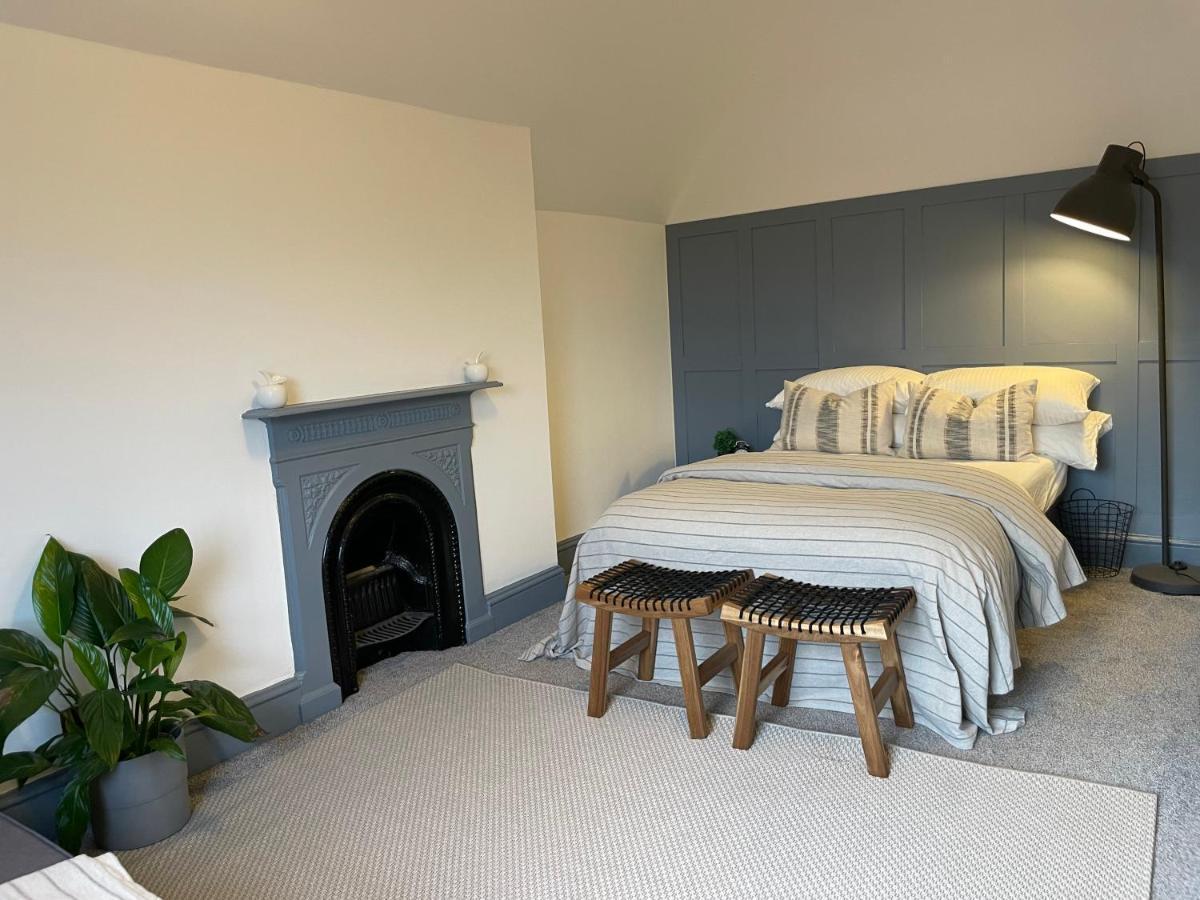 Deluxe Huge Detached House With Parking, Sleeps Up To 30 People, 2m From Centre * Liverpool